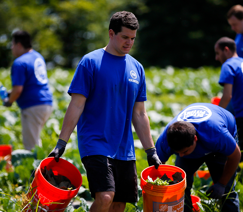 img-volunteer3